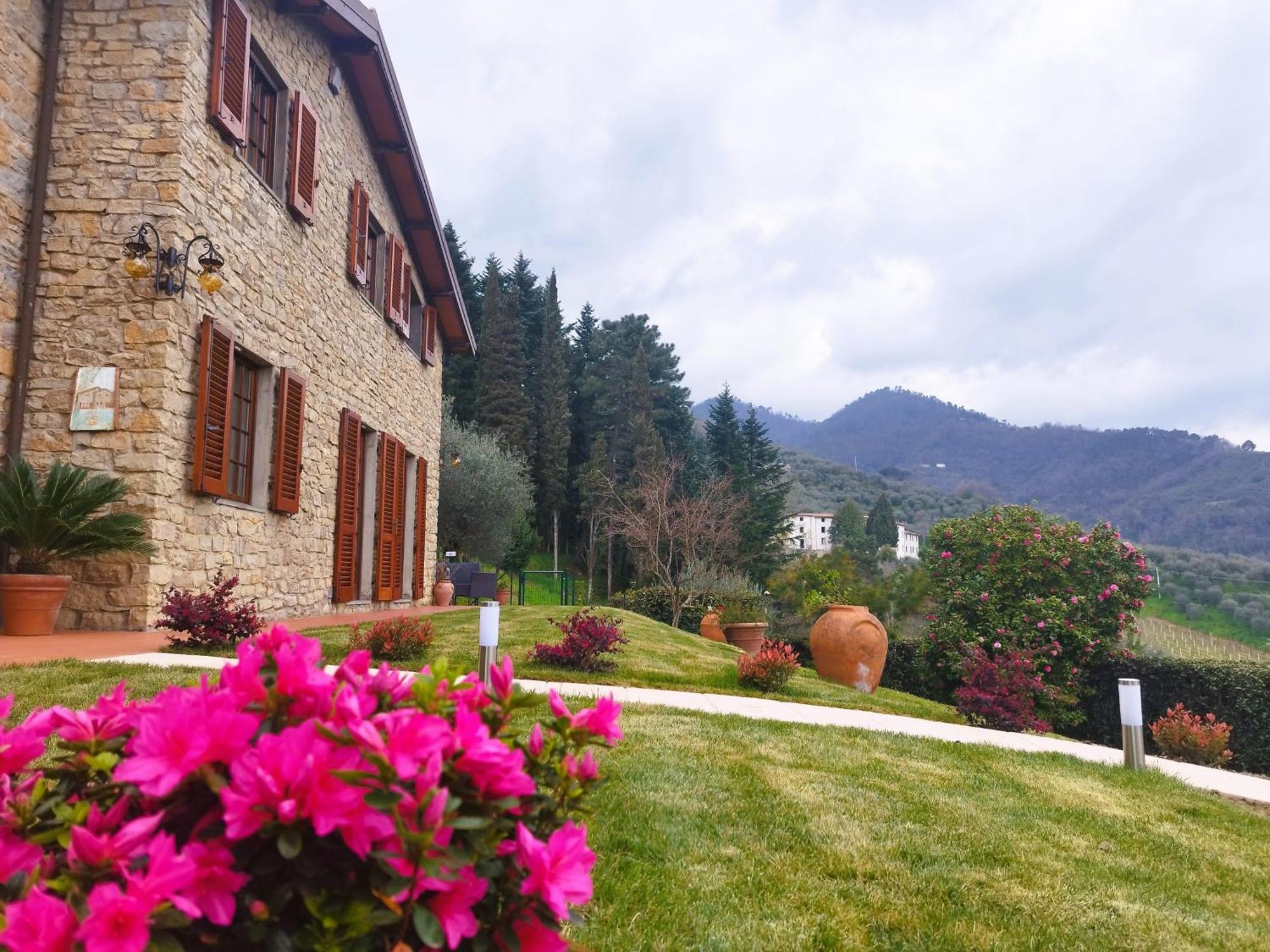 Villa Camelia Tuscany Pescia Bagian luar foto